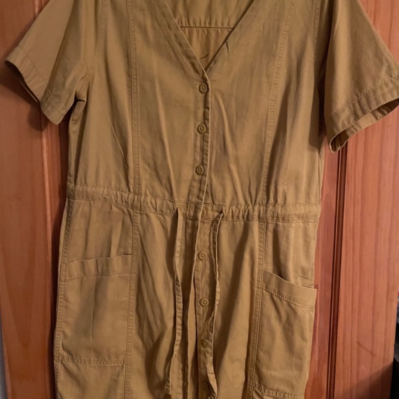 Dress - Picture 2 of 3